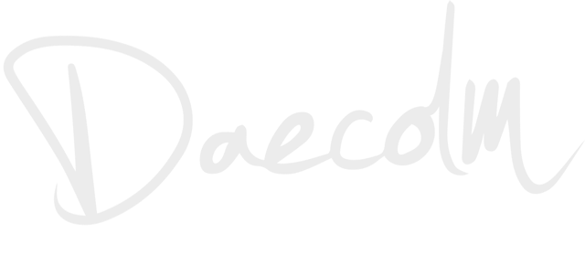 Daecolm White Logo